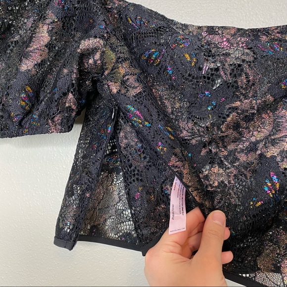 NWT Sugar Thrillz Iridescent Lace Cropped Bustier with Lace Up Front Puff Sleeve - Picture 7 of 10